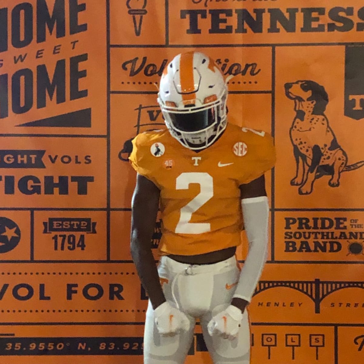 2025 4Star LB Corey Amos Commits To Tennessee Vols After Several