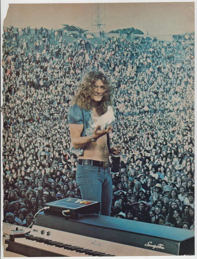 Robert Plant in 1973/San Francisco when a dove landed on his hand during the performance, at the end of the song “Stairway To Heaven”